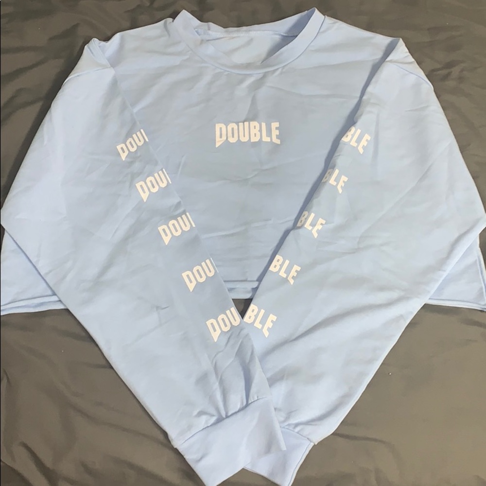CUTE long sleeve crop top